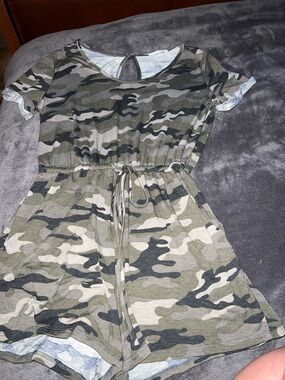 Women’s Camo Short Sleeve Drawstring Romper